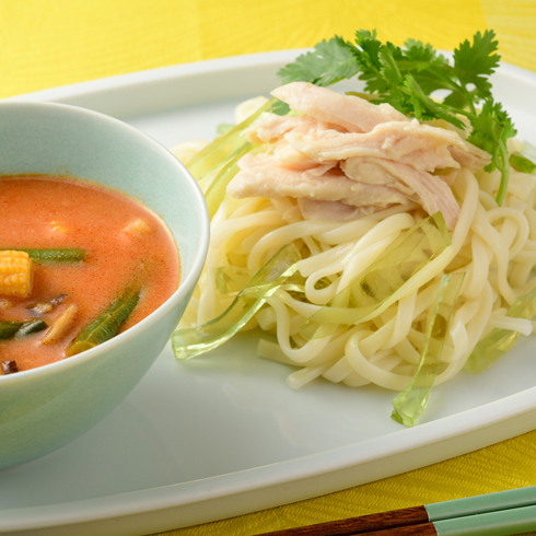 食べるコラーゲン入り<br>稲庭うどんの<br>レッドカレーつけ麺